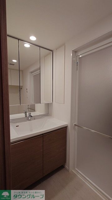 洗面設備　※写真は同タイプ住戸です。