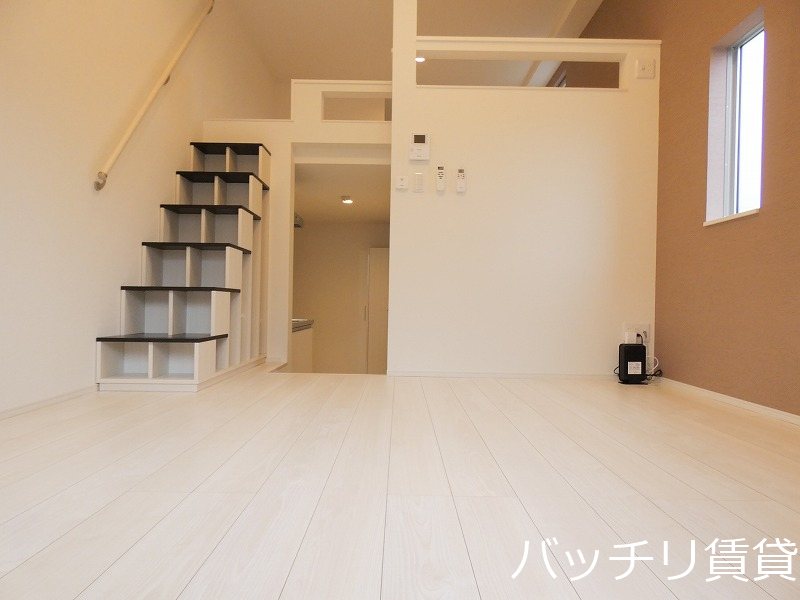 居室・リビング　画像は、同型タイプの為、現状を優先いたします。