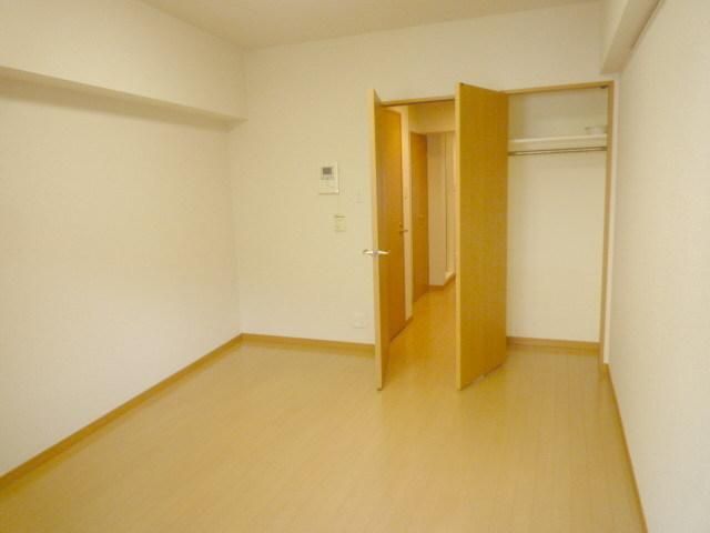 居室・リビング　★居室内収納あり★