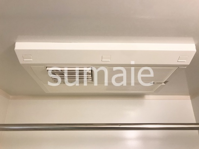 バス・シャワールーム　浴室乾燥機完備。