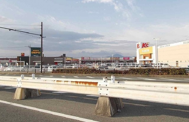 ショッピングセンター　クロス２１ＵＴＯ（ショッピングセンター）まで2750m