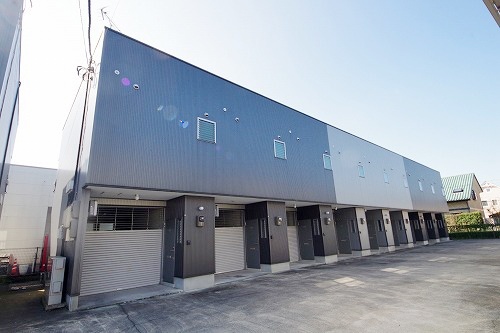 建物外観　ファミーユ岩曽