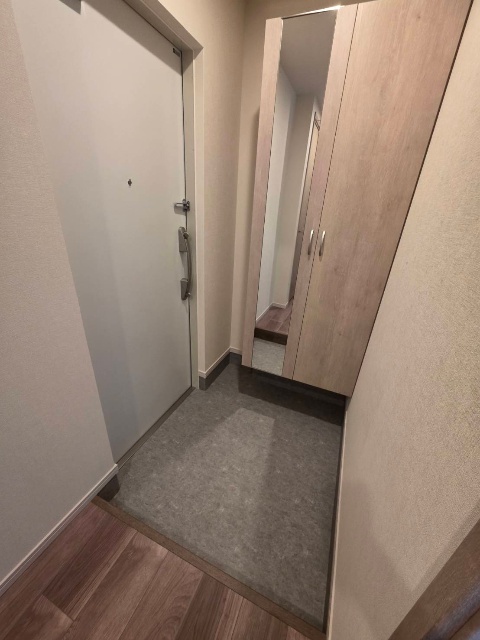 玄関　他居室の写真のため参考まで