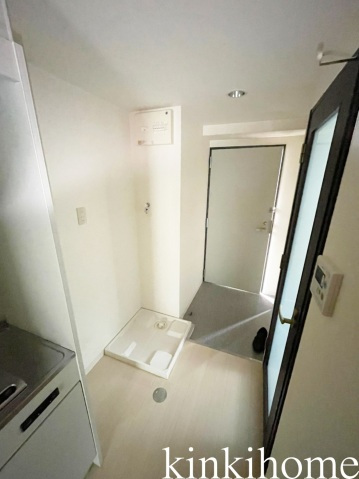 玄関　写真は別のお部屋です。※現況を優先します