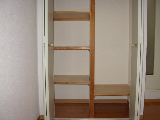 収納　この写真は別のお部屋のものです