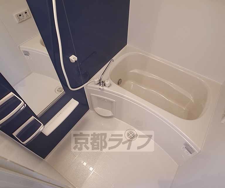 バス・シャワールーム　広々したお風呂です。