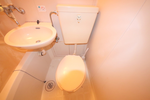 シティパレス生駒谷田町P-IIのトイレ写真