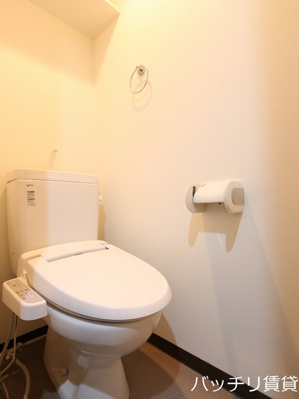 トイレ　画像は同型イメージの為、現況を優先いたします。