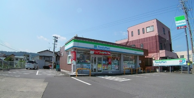 コンビニ　ファミリーマート　金谷東町店（コンビニ）まで858m