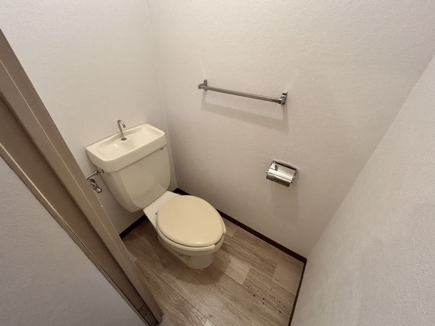 ライオンズマンション大手前第二のトイレ写真