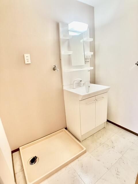 洗面設備　写真は別の部屋のものです。