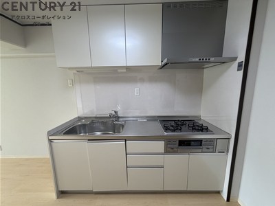 キッチン　3口ガスコンロ付で機能的なキッチンです！