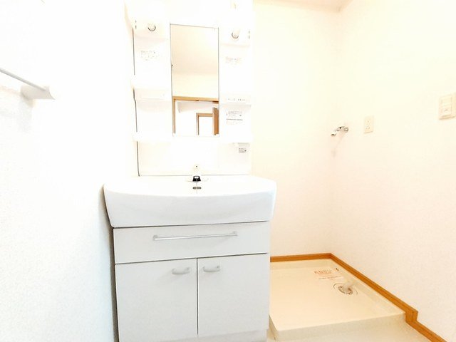 洗面設備　使いやすい洗面所です