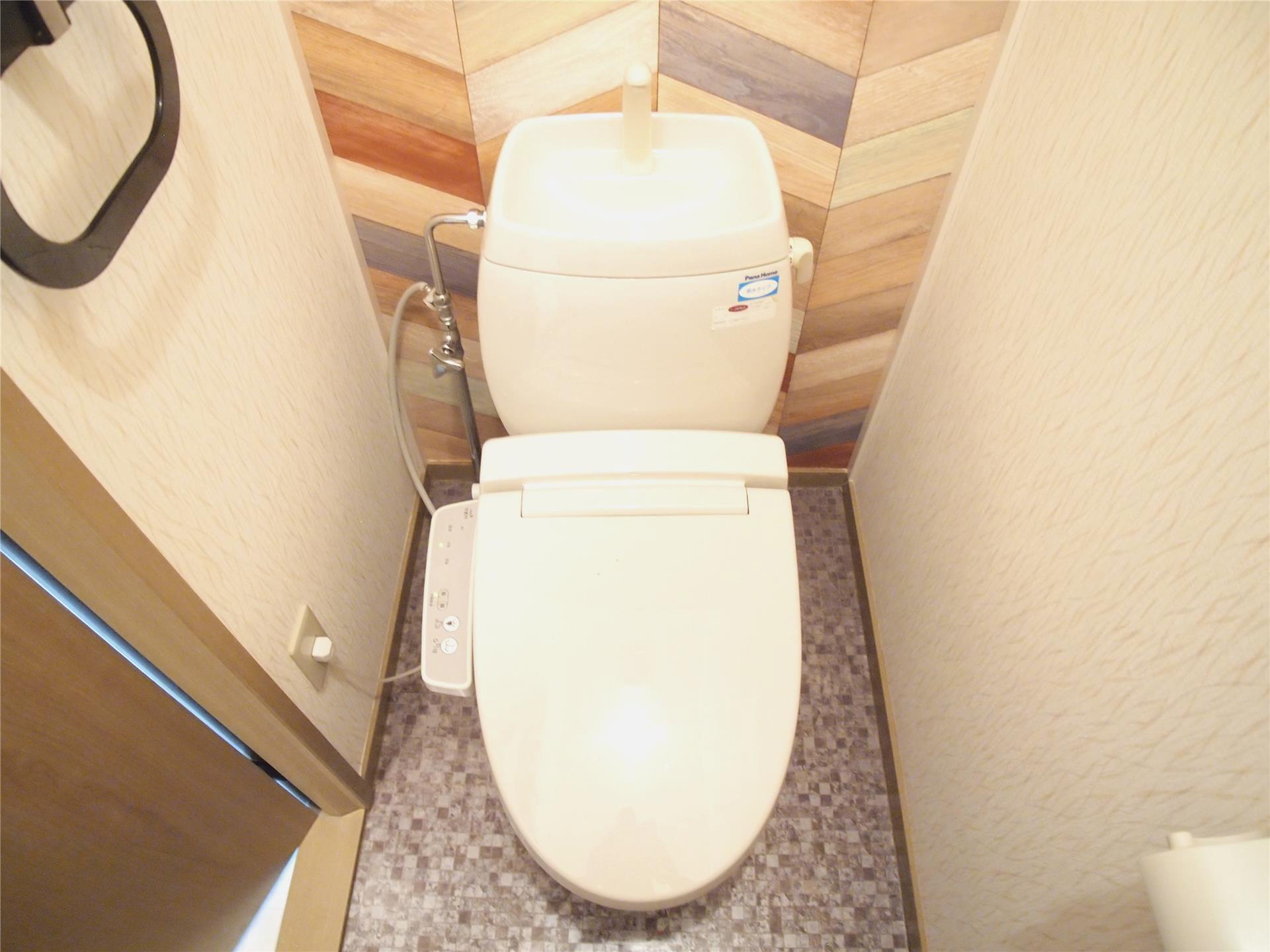 山陽電鉄本線 亀山駅 徒歩24分 2階建 築31年のトイレ写真