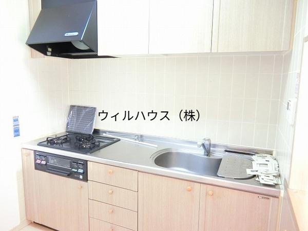 キッチン　３口コンロ付きシステムキッチン！