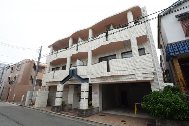建物外観　安心のオートロック付き☆