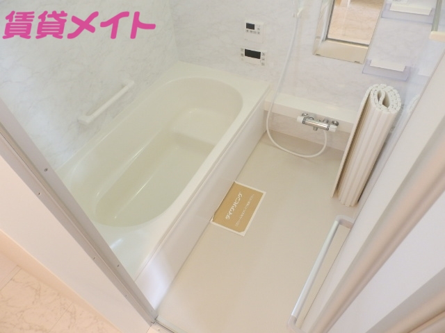 バス・シャワールーム　同物件別部屋の写真