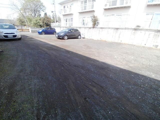 駐車場　★広い敷地内駐車場★