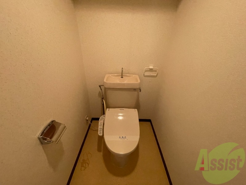 トイレ　トイレは広々として、使いやすそうですね。