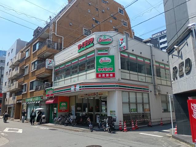 飲食店　サイゼリヤ綾瀬駅前店（飲食店）まで342m