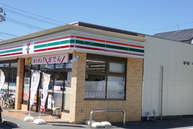 コンビニ　セブン-イレブン磐田堀之内店（コンビニ）まで646m
