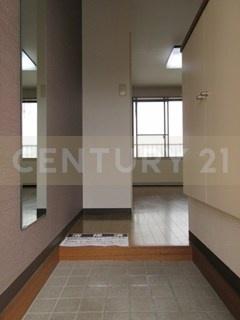玄関　※他のお部屋の写真です。