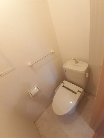 トイレ　清潔感のあるトイレです