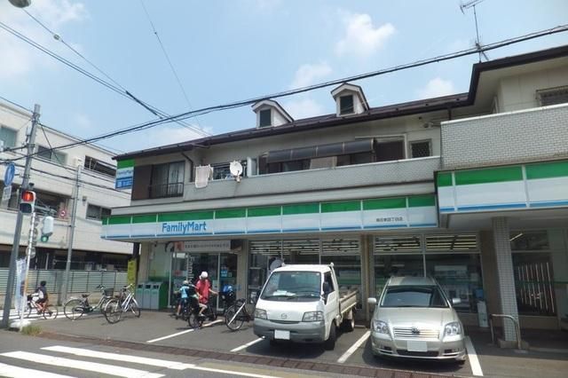 コンビニ　ファミリーマート海田東四丁目店（コンビニ）まで565m