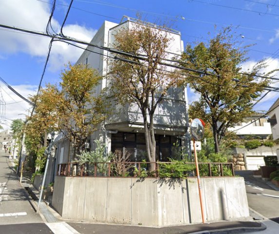 建物外観　居住者専用のごみ置き場があります♪