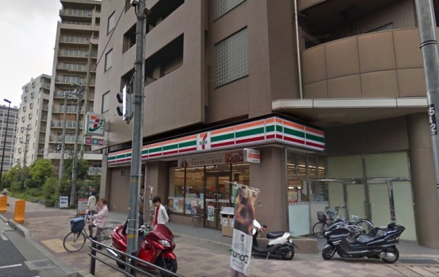 コンビニ　セブンイレブン神戸浜崎通店（コンビニ）まで104m