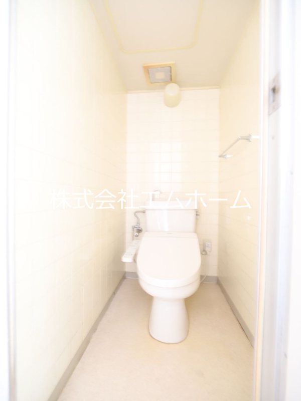 トイレ　温水洗浄暖房便座付トイレ