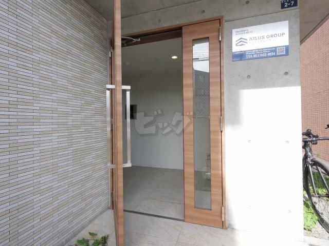 エントランス　さわやかな雰囲気のエントランスです♪