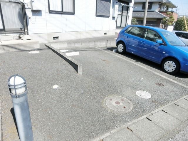 駐車場　敷地内駐車場あります