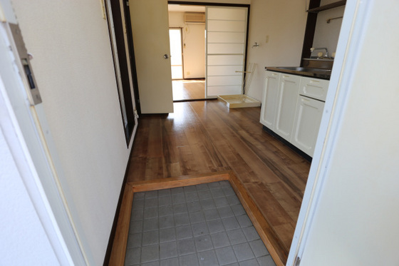 玄関　※別部屋の写真です