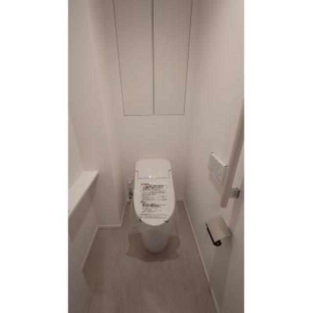 トイレ　※写真は同タイプ住戸です。