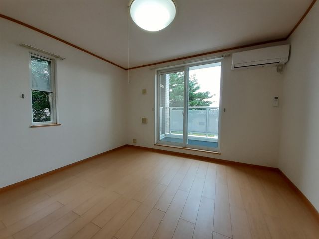 PEACEの居間写真