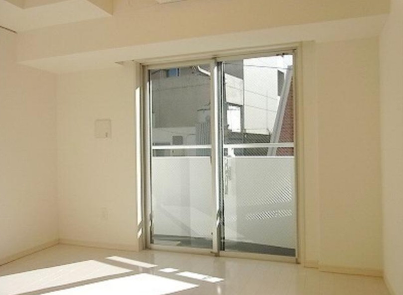 ＪＲ京浜東北線 蒲田駅 徒歩2分 14階建 築14年の居間写真