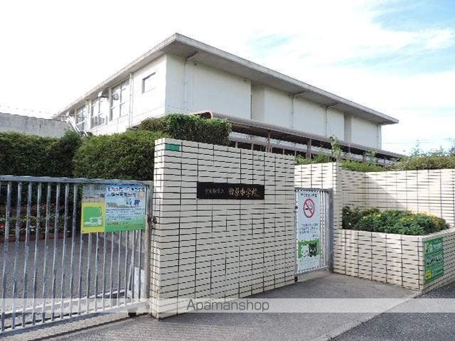 小学校　北九州市立葛原小学校（小学校）まで591m