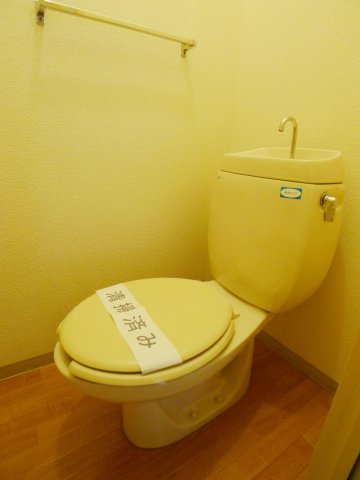 ガーデンハウスC棟のトイレ写真
