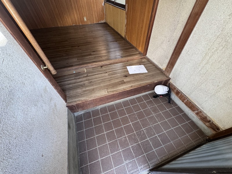 鈴蘭台東町5丁目戸建ての玄関写真