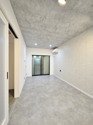地下鉄名港線 六番町駅 徒歩6分 3階建 新築の居間写真