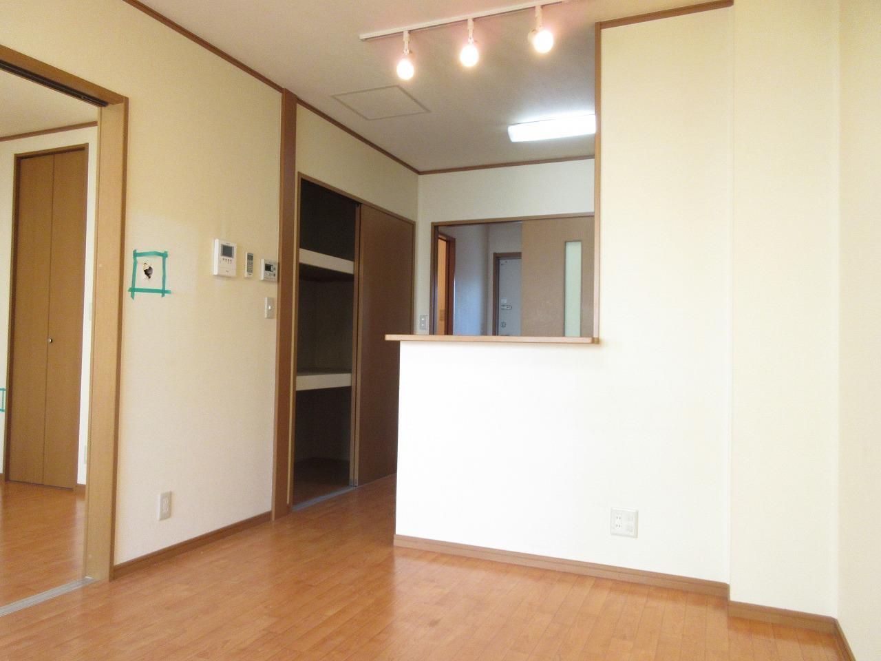 ＪＲ山陽本線 東加古川駅 徒歩28分 2階建 築18年の居間写真