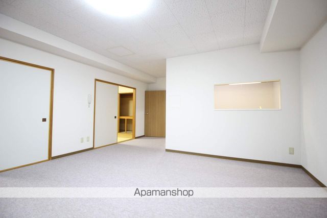 SーCOURT28の居間写真