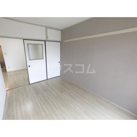 赤芝ハイツの居間写真