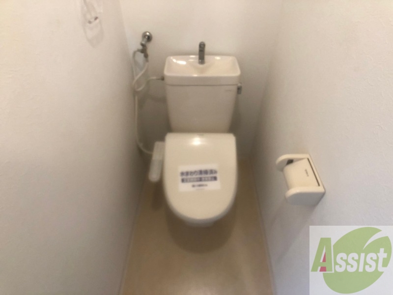 トイレ　トイレです。ウォシュレット付を探している方、おすすめです。