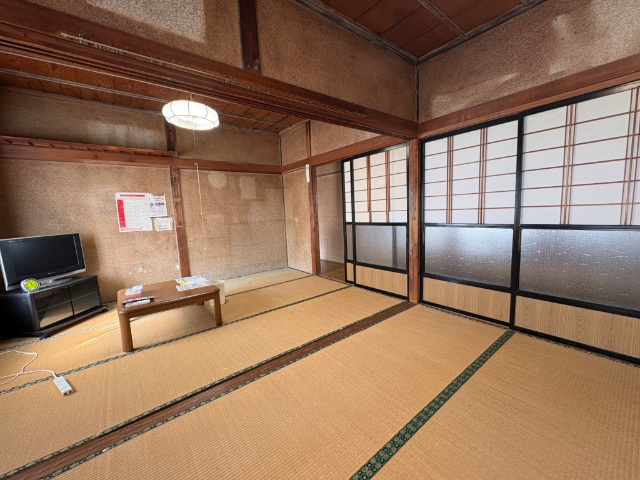 貝屋貸家の居間写真