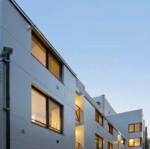 ＪＲ常磐線 北千住駅 徒歩3分 4階建 築12年の外観写真