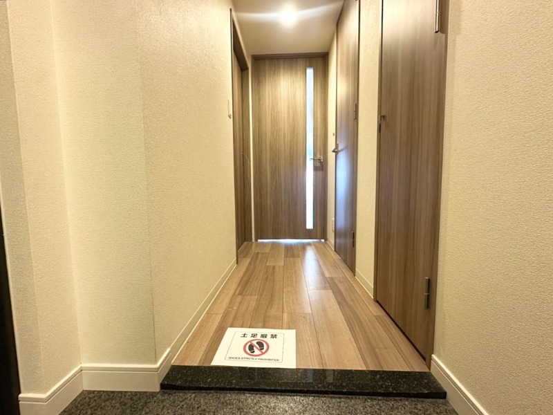 プレサンス堺筋本町駅前シェルの玄関写真