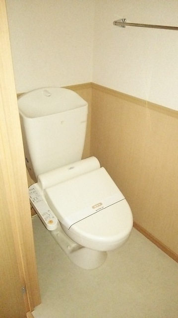 トイレ　温水洗浄暖房便座