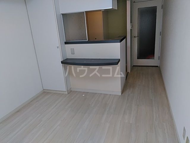 ローズガーデン36番館の居間写真